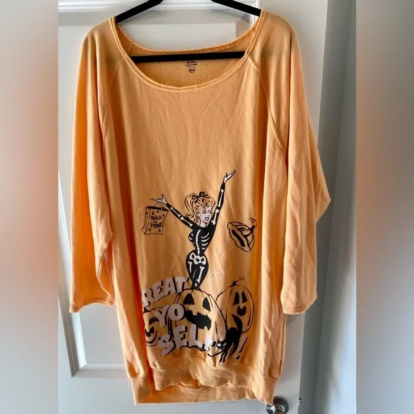 Halloween Sassy Skeleton Lady Shirt Light Sweatshirt & Socks Set Ladies L 12-14 - Picture 5 of 12